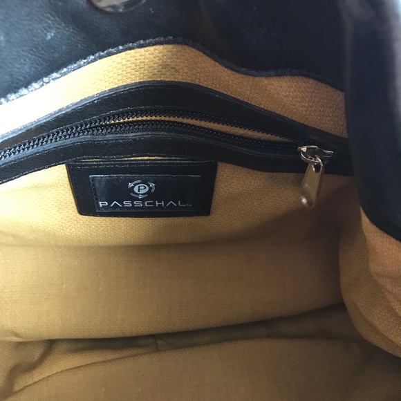 Passchal bag - Picture 3 of 6